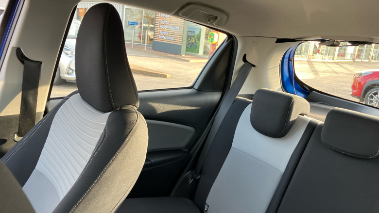 Toyota Yaris 1.5 Hybrid Icon Tech 5dr CVT Hybrid Hatchback